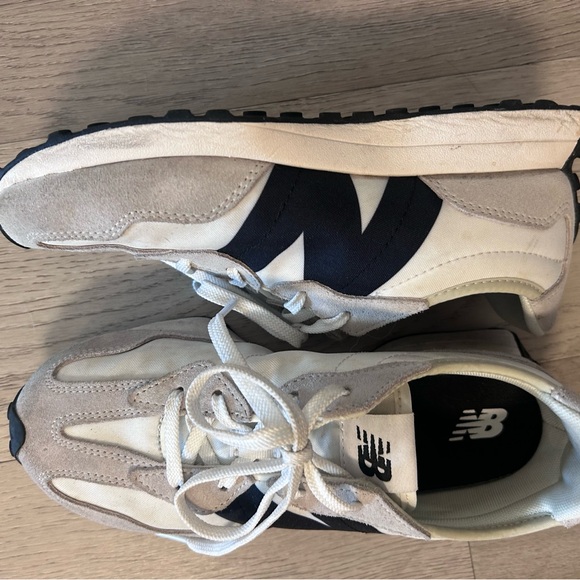 New Balance Shoes - New Balance 327 Sneaker